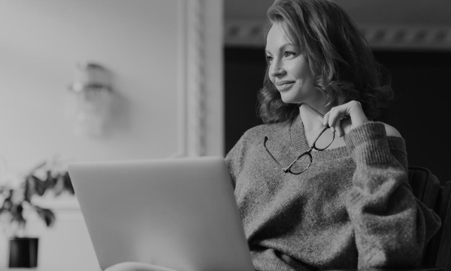 Ambiente 3D con sistema di illuminazione dinamica e texture realistiche